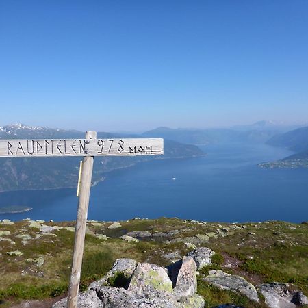 Balestrand Fjordapartments Екстериор снимка