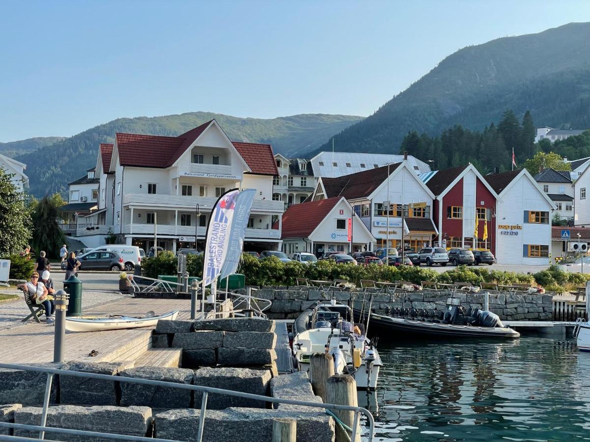Balestrand Fjordapartments Екстериор снимка
